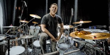 Riquelme passou 14 anos no grupo Aviões. Com Solange Almeida, ele atuou dois anos como baterista (Foto: Léo Melo)