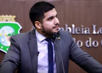 Partidos preparam representações contra André Fernandes na Assembleia