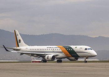 Militar da comitiva de Bolsonaro é detido com droga no aeroporto de Sevilha, na Espanha
