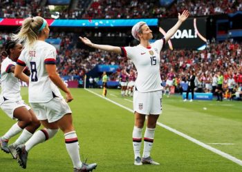 Copa do Mundo feminina: Com dois gols da atacante Megan Rapinoe, Estados Unidos vencem França e vão à semi