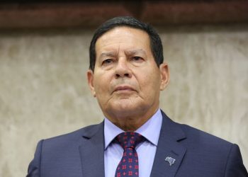 Governo avalia retorno da educação moral e cívica aos currículos