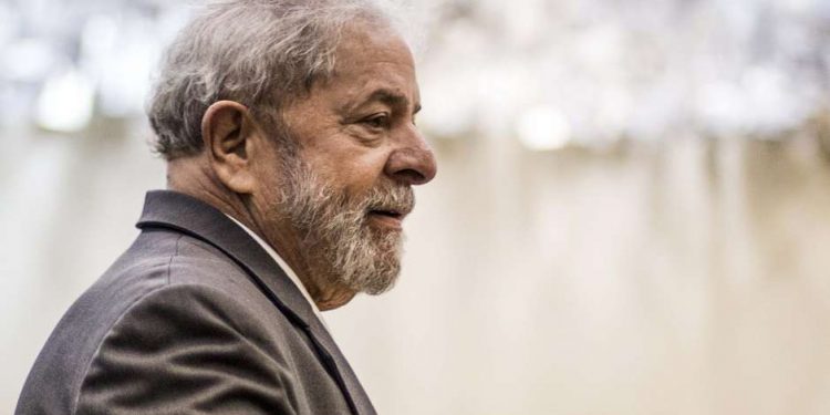 Gilmar Mendes defende soltura de Lula, e Supremo inicia julgamento do caso