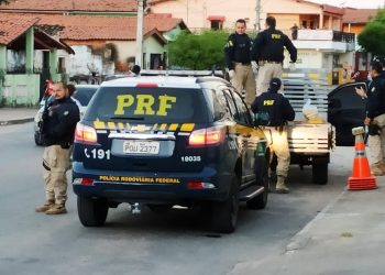 Motorista é preso com 64 quilos de cocaína em caminhonete na BR-403