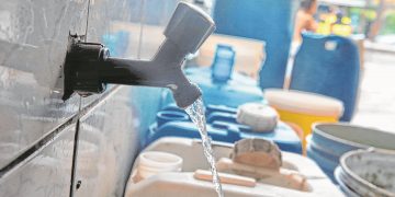 Caso descumpra, a Companhia de Água e Esgoto pode pagar multa de R$ 100 mil por dia (Foto: José Leomar)