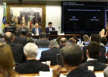 Comissão especial aprova texto principal da reforma da Previdência; saiba como votaram os deputados cearenses