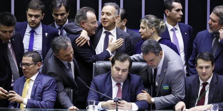 Com 379 votos, Câmara aprova texto-base da reforma da Previdência em 1º turno; veja como votaram os deputados cearenses