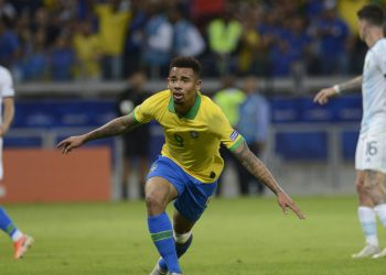 Brasil vence a Argentina por 2 a 0 e passa para final da Copa América