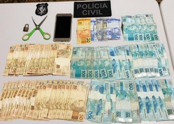 Grupo é detido suspeito de furtar mais de R$ 5 mil de casa após distrair vítima