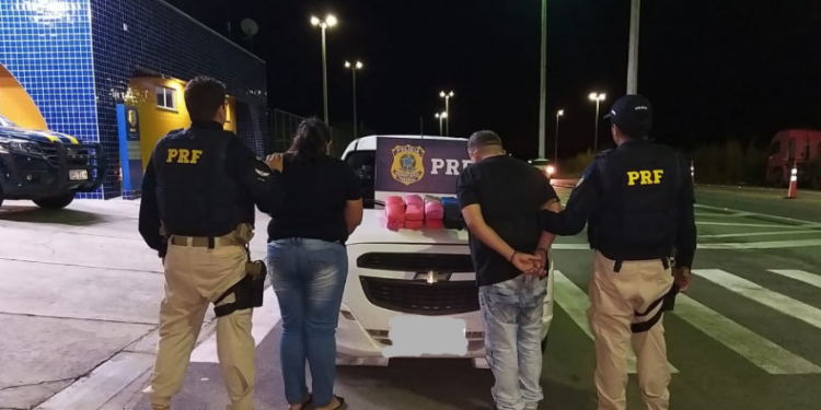 PRF-CE apreende 23 quilos de cocaína em Milagres