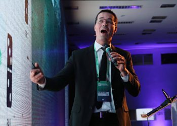 O procurador Deltan Dallagnol, chefe da força-tarefa da Lava Jato, em palestra no 6º Congresso Internacional de Compliance (Foto: Jorge Araújo/Folhapress)