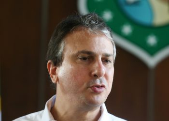 Camilo afirma que convocará aprovados em todos os concursos estaduais