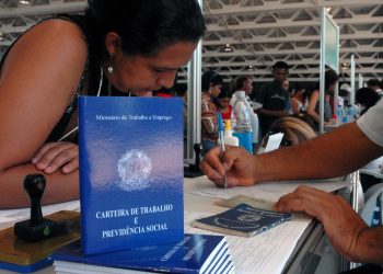 Contrariando fala de Bolsonaro, multa do FGTS é cláusula pétrea e não pode ser extinta, dizem advogados