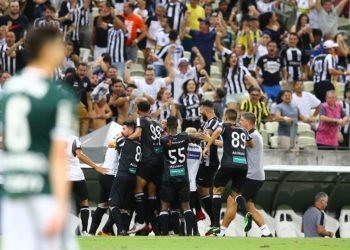 Ceará vence Palmeiras e acaba com invencibilidade de 33 jogos do time paulista na Série A