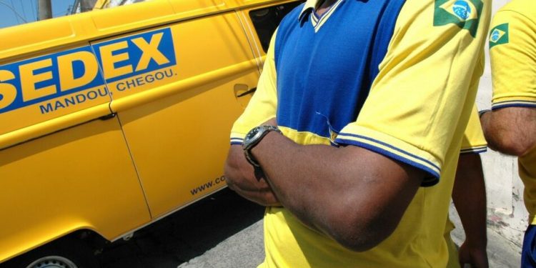 Funcionários dos Correios anunciam greve a partir desta quarta-feira (31)