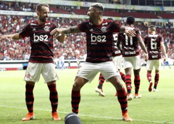 Com show de Arrascaeta e estreia de Rafinha, Flamengo goleia por 6 a 1 o Goiás no Maracanã