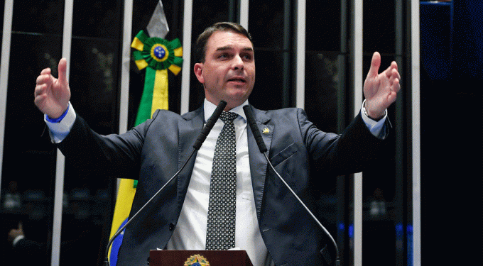 STF determina suspensão de investigação contra Flávio Bolsonaro