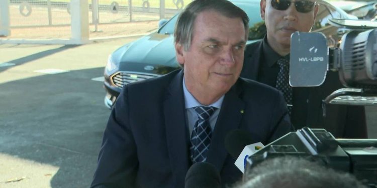Bolsonaro põe em dúvida assassinato de líder indígena em conflito no Amapá