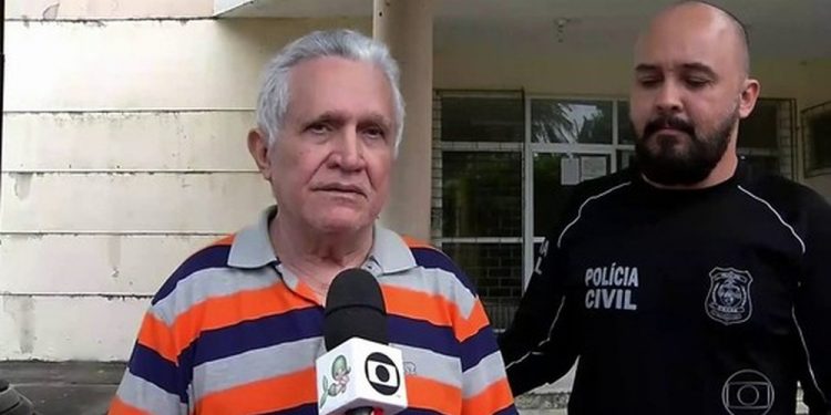 Médico e prefeito suspeito de abusar pacientes é indiciado por estupro de vulnerável