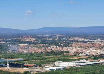 Engenheiros visitam locais que receberão teleférico de Juazeiro do Norte