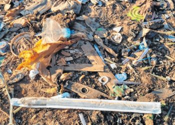 Lixo hospitalar é descartado de forma irregular em Barbalha