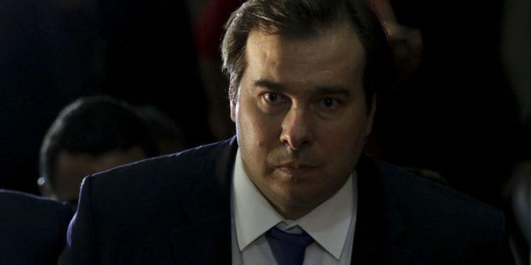 Maia pede à oposição que aprove estados e municípios na reforma da Previdência