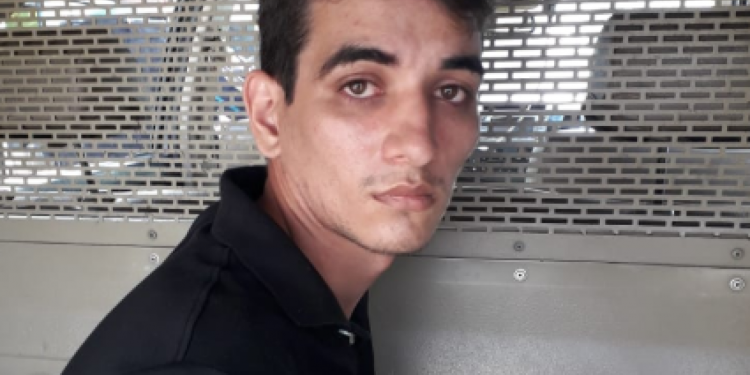 Homem mata irmão a tiros por causa de escada e é preso em Brejo Santo