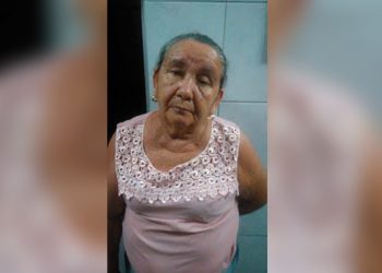 Idosa de 71 anos é presa por furto de celulares