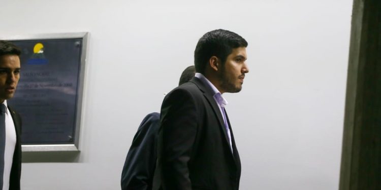 Conselho de Ética da Assembleia decide abrir processo contra deputado André Fernandes por quebra de decoro