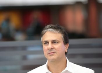 Camilo irá distribuir remédios de graça nas farmácias