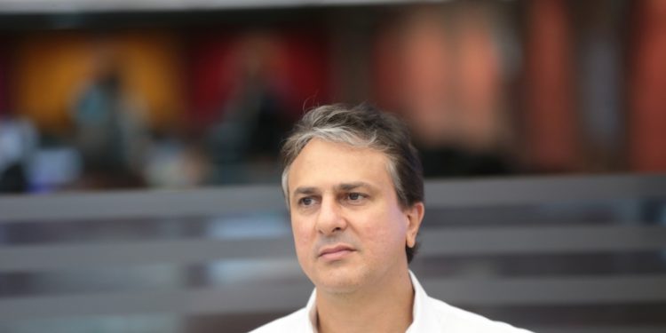 Camilo irá distribuir remédios de graça nas farmácias