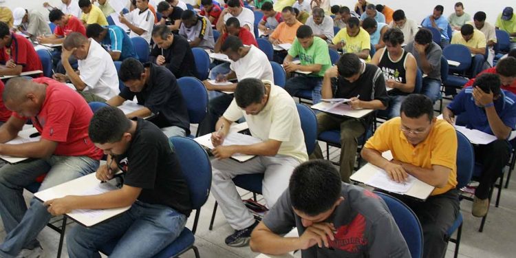 Câmara Municipal abre inscrições para concurso público com salários até R$ 4.182,48