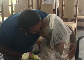 Idosa com câncer terminal se casa em hospital em Barbalha, após 23 anos de união