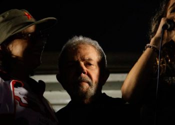 Lula: juristas se dizem "chocados" e pedem a libertação do ex-presidente (Foto: Fabio Vieira/Getty Images)