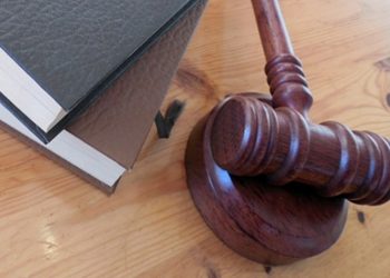 Justiça nega prisão domiciliar para advogados suspeitos de favorecer membros de facções