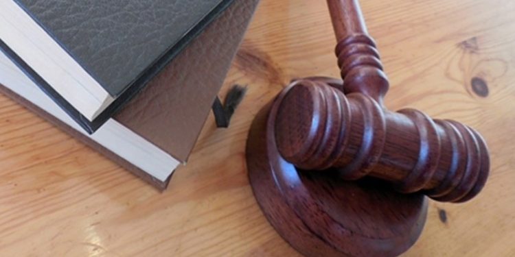 Justiça nega prisão domiciliar para advogados suspeitos de favorecer membros de facções