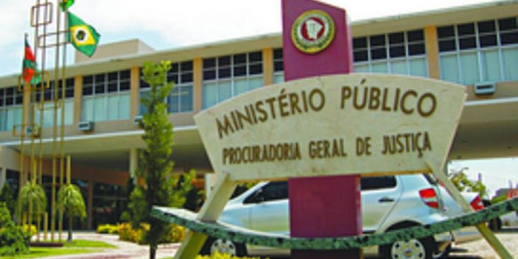 MPCE pede afastamento de prefeito e secretários por suspeita de fraude em licitação