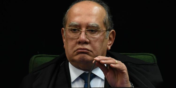 Gilmar Mendes diz que, em tese, material de hackers pode beneficiar Lula