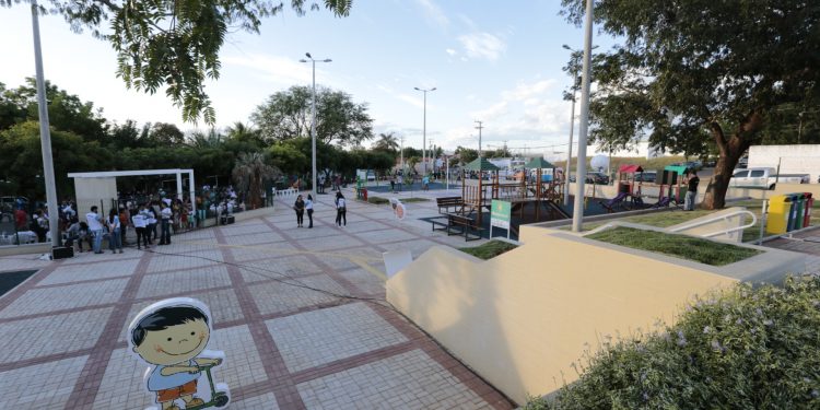 Governo do Estado inaugura Praça Mais Infância, em Crato