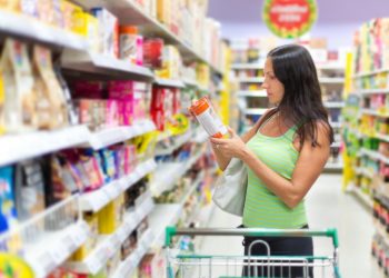 Saiba se você deve comer alimentos diet ou light para emagrecer