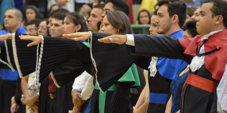 Urca realiza Colação de Grau para mais de 400 formandos na noite desta quinta-feira (8)