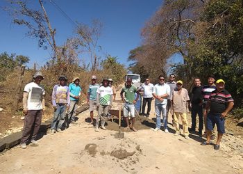 Prefeito de Santana do Cariri faz vistoria às obras do corredor da Fé