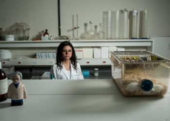 Com corte nas federais, salas de aula ficam sem luz e restaurante perde bife
