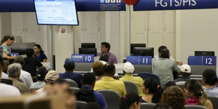 FGTS: Caixa começa pagamento de R$ 500 aos nascidos entre maio e agosto