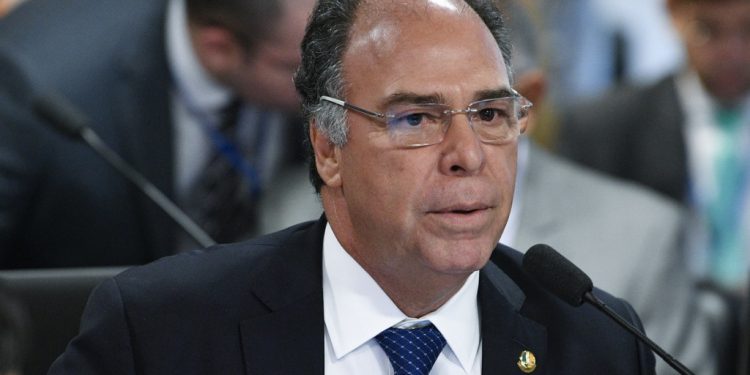 PF faz buscas no Congresso em operação que investiga senador Fernando Bezerra Coelho, líder do governo Bolsonaro