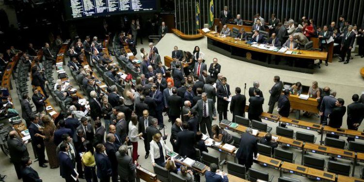 Deputados cearenses pró-Bolsonaro começam a ser contemplados com cargos federais