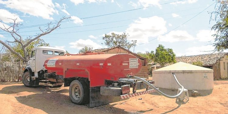 Quase 30% das cidades do Ceará estão sendo atendidas por carros-pipa