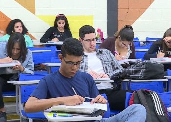 Até quando? – Por Sandro Leonel