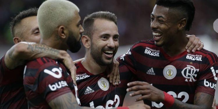 Um em cada cinco brasileiros torce para o Flamengo, aponta Datafolha