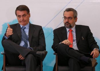 O presidente Jair Bolsonaro e o ministro da Educação Abraham Weintraub (Foto: Pedro Ladeira/Folhapress)