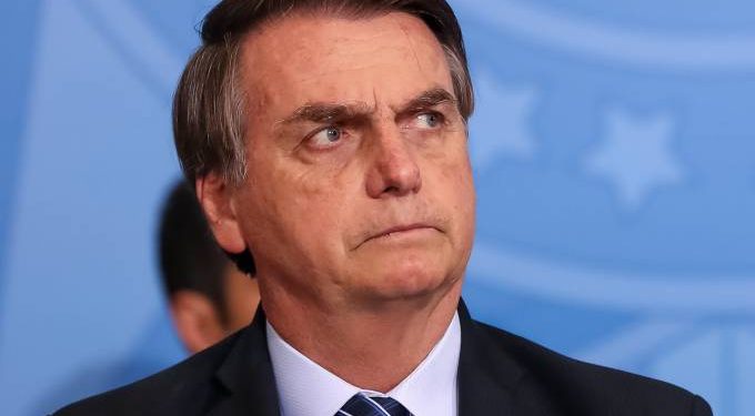 Bolsonaro determina que CPMF fique de fora da reforma tributária